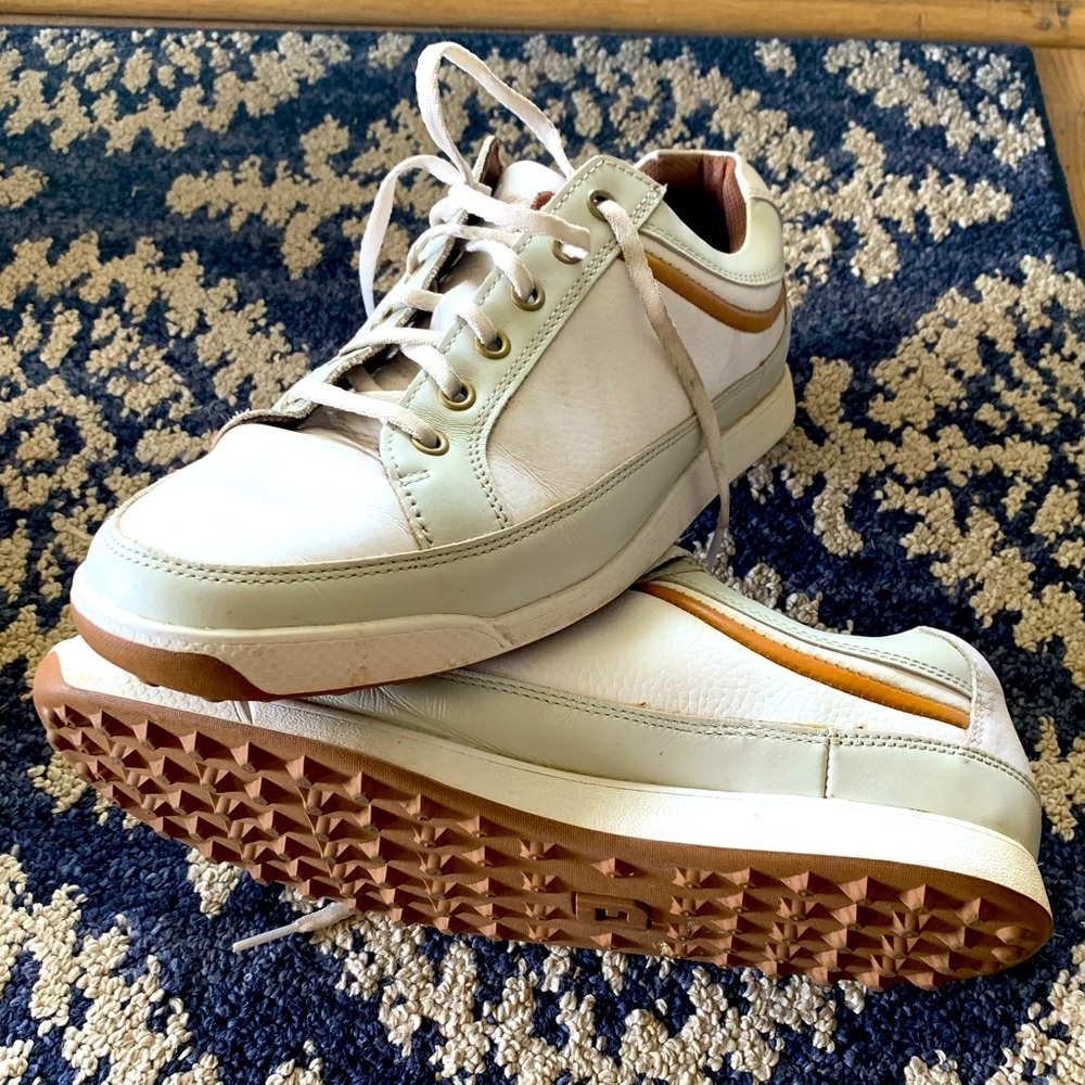 Footjoy countour spikeless golf shoes